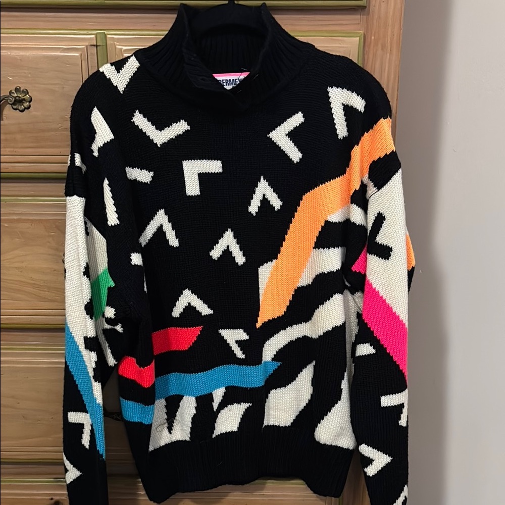 Obermeyer Black and White Cowl Neck Sweater -vintage